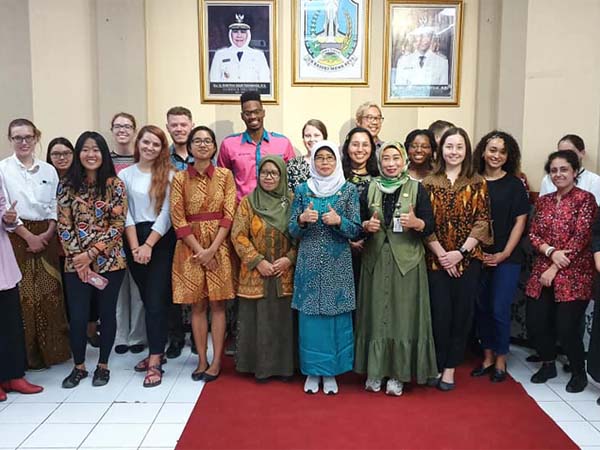 English Teacher Learning Bersama Relawan Peace Corp
